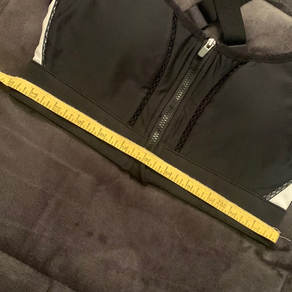 Fabletics Sports Bra - Picture 3 of 5